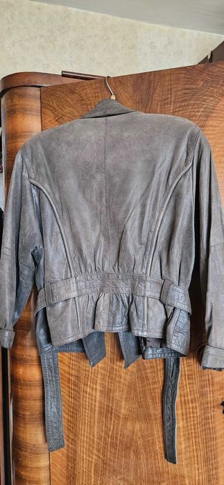 Валентино Valentino дамско ретро кожено яке сако с колан