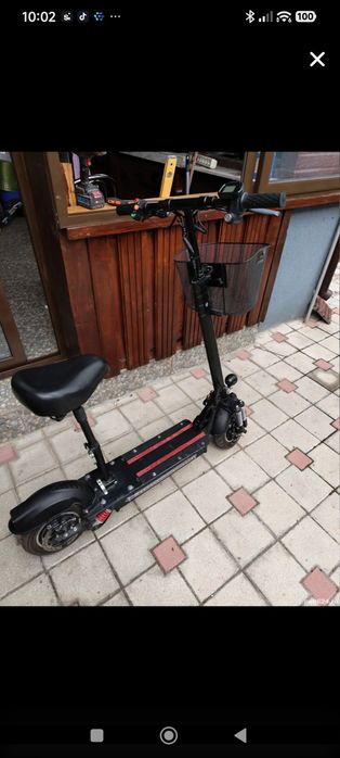 Trotinetă electrică Lamtwheel, model AK-02.