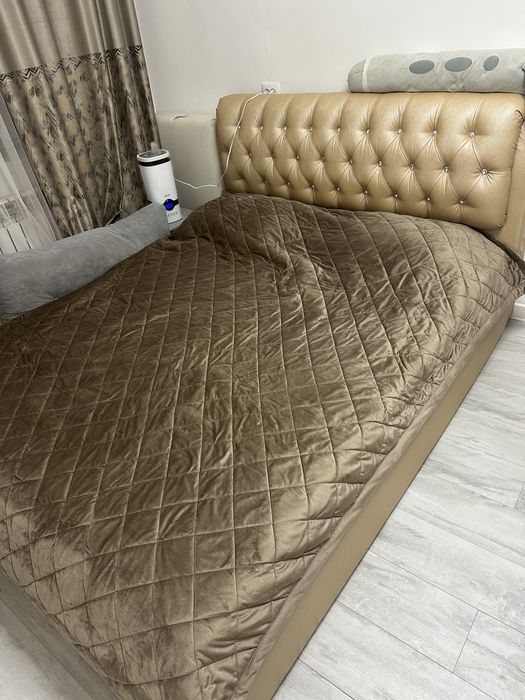 Двухспальная кровать