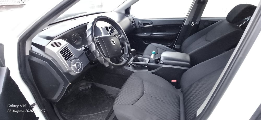 SsangYong Kyron автомобиль