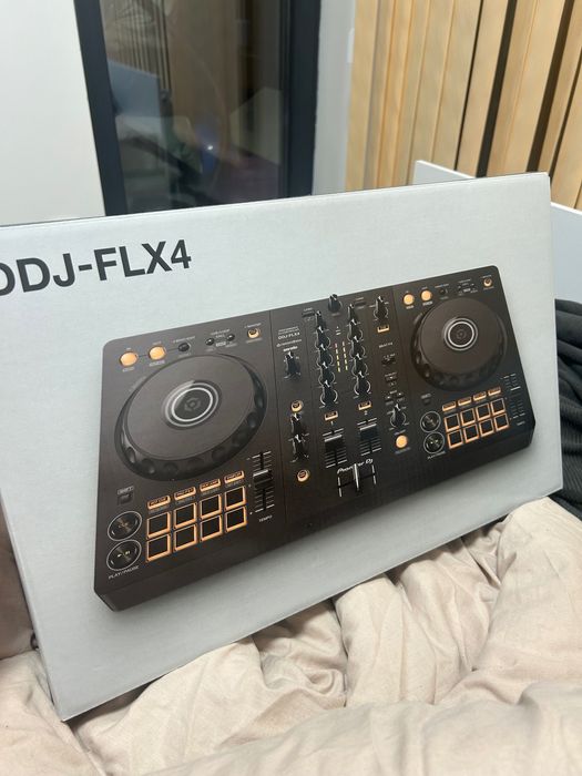 DJ контролер Pioneer DJ DDJ-FLX4