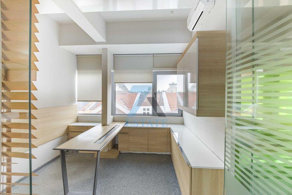 Продава се бизнес сграда в ж. кв. Младост 2