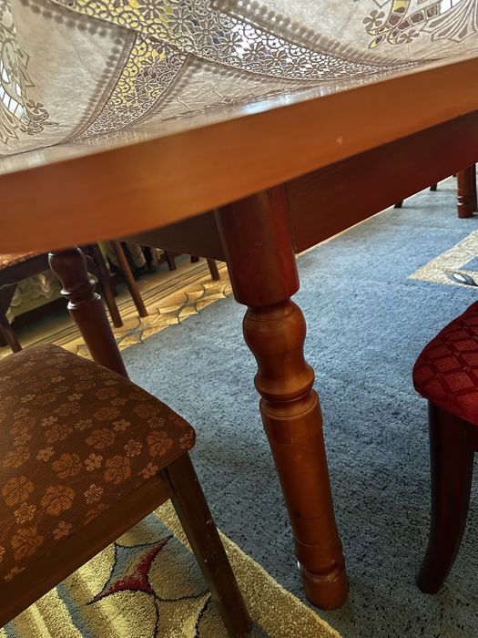 Стол со стульями