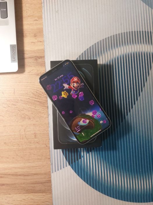 Продам айфон 12 про