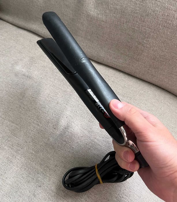 Placă de păr GHD Platinum Plus defectă, LED roșu, nu mai pornește