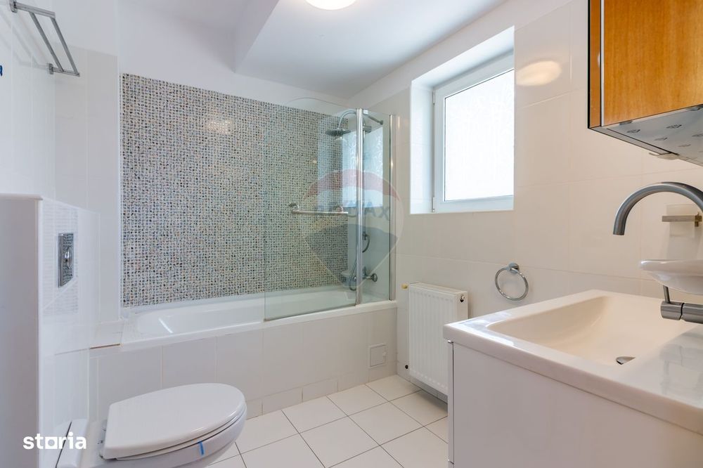 Vanzare Vila Familiala Azur Pipera, 4 cam 120mpu, curte mare, 2XP