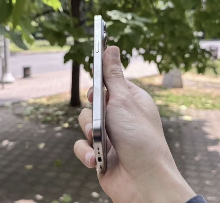 Айфон 15 Pro на 256 серый