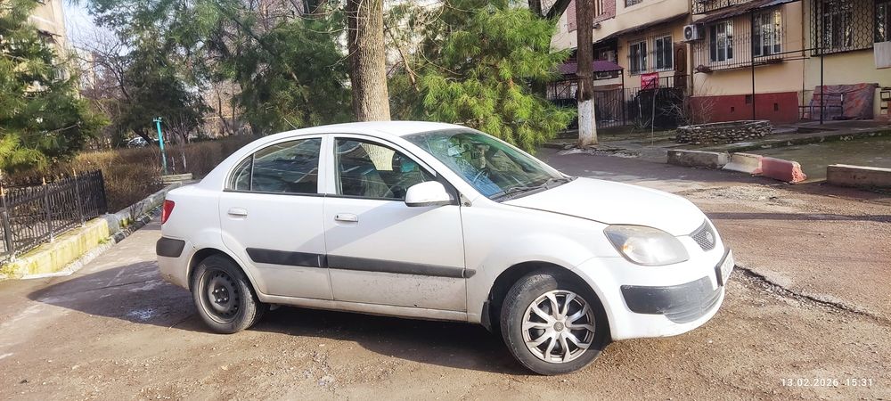 Kia Rio sedan 2009
