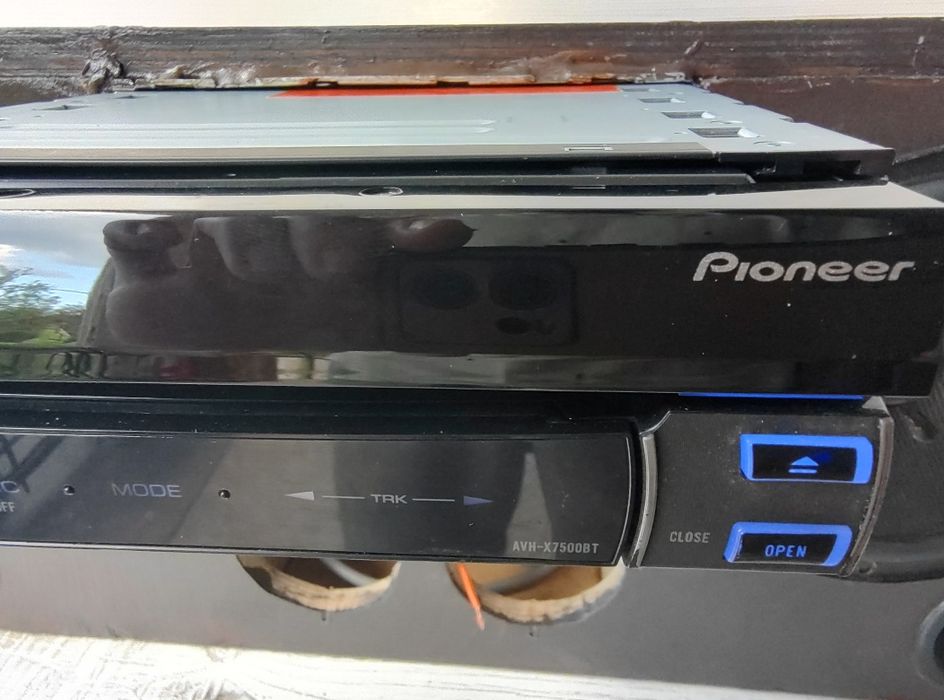 Мултимедия Pioneer AVH-X7500BT
