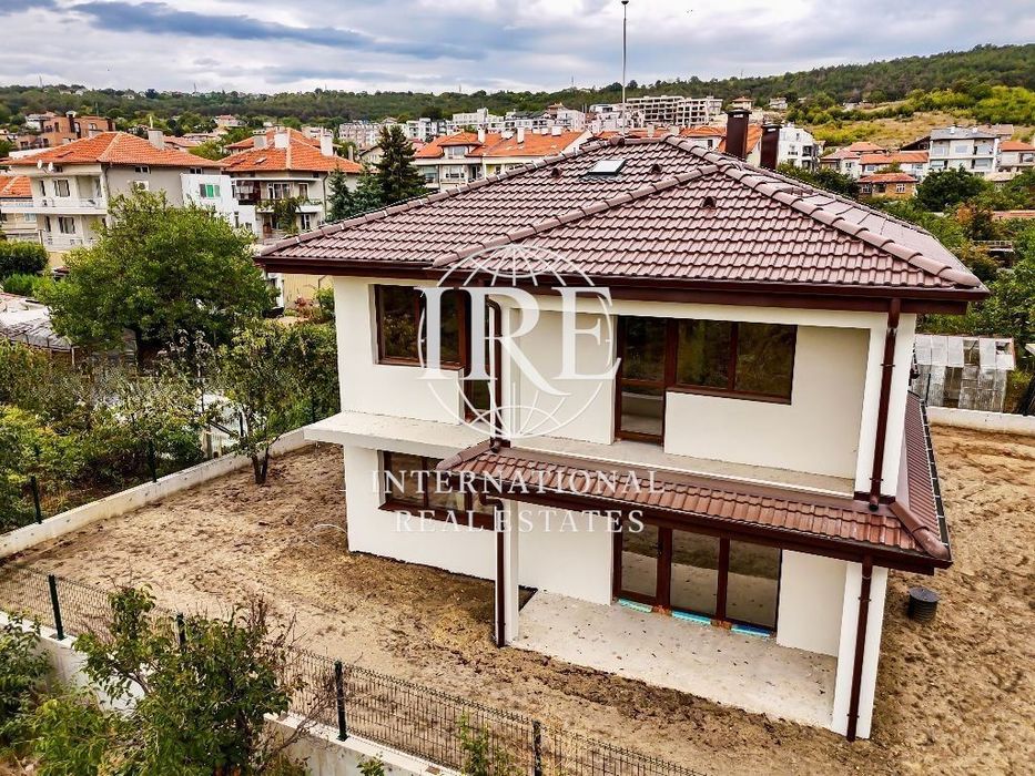 Къща в Варна-Виница площ 205 цена 459750