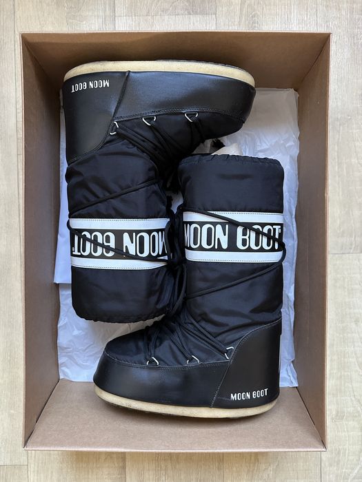 Icon Black MoonBoots