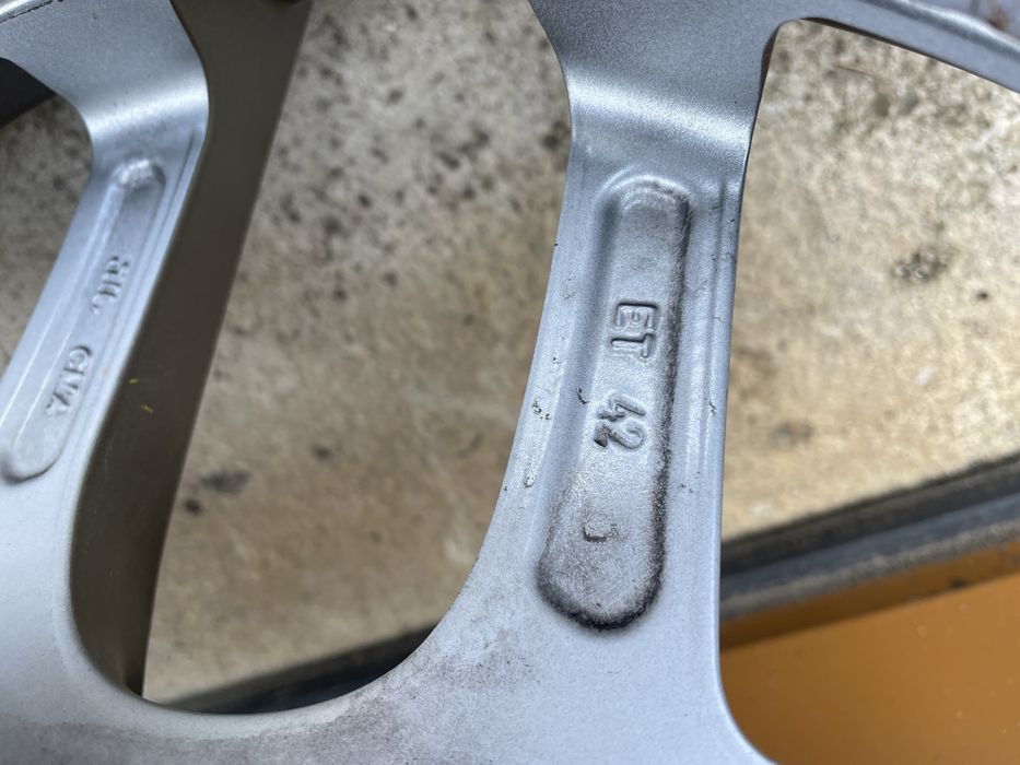 Джанти с гуми зимни 17 цола за волво