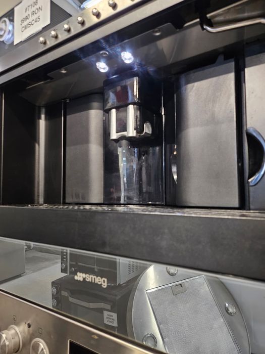 Espresor automat cafea boabe Smeg incorporabil CMSC45