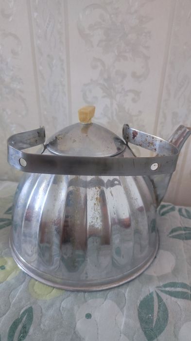 Чайник из мельхиора.