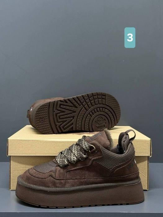Ugg  Vin in săculeț  Cutie opțional  Poza 1 37  38 38 39 39 40  Poza 2 36 37 37 38 38 39 39 40  Poza 3 36 37 37 38 38 39 39 40