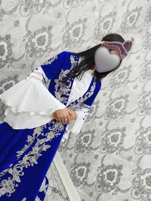 Kelin salomlari uchun chiroyli koʻylak