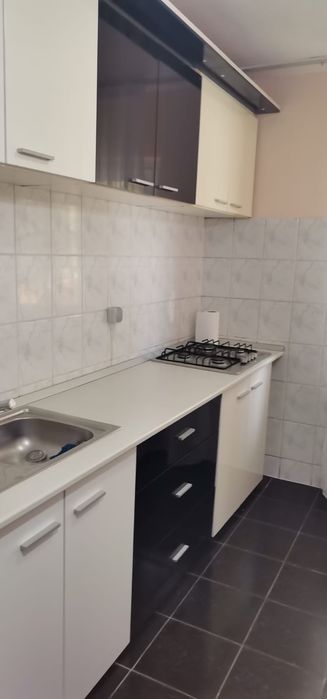 Închiriez apartament cu doua camere