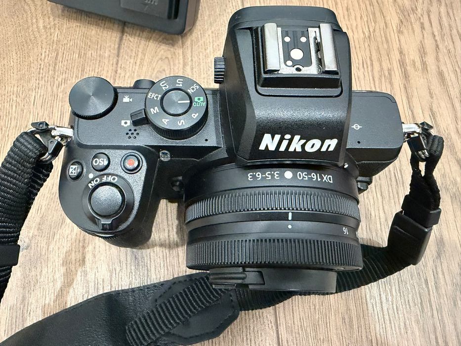 Aparat foto Nikon Z50 Kit DX 16-50  plus geanta