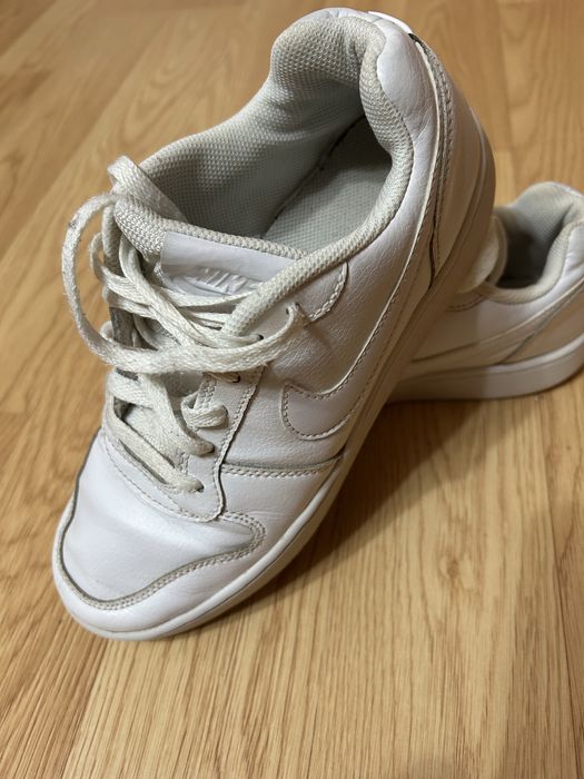 Adidași Nike marimea 39