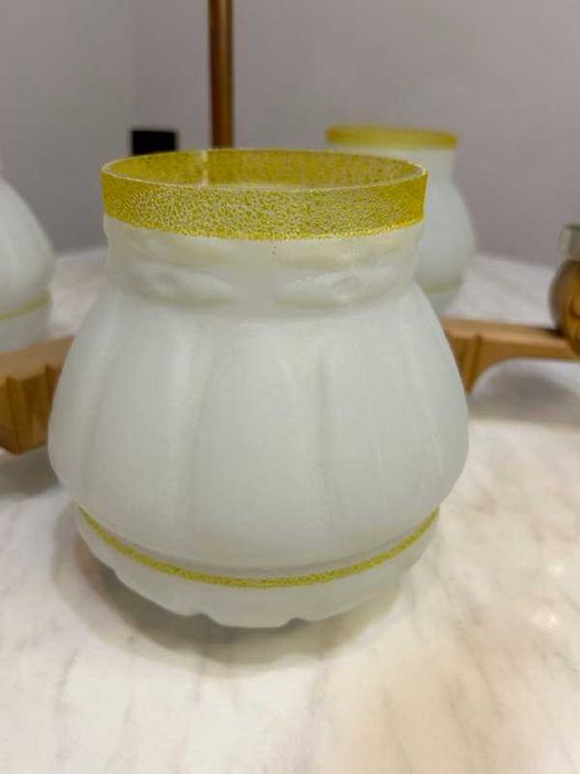 Продается люстра/ Плафоны стеклянные