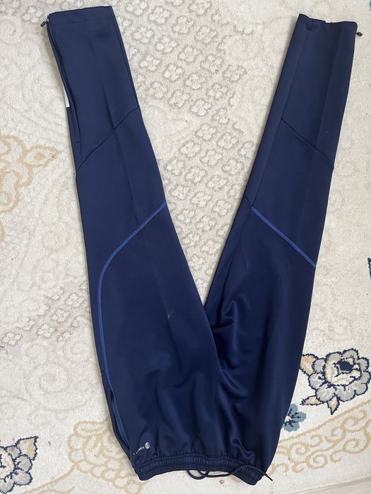 Adidas трико сатылады размері м,s