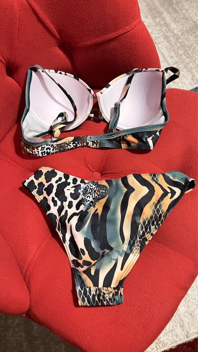 Costum de baie exotic