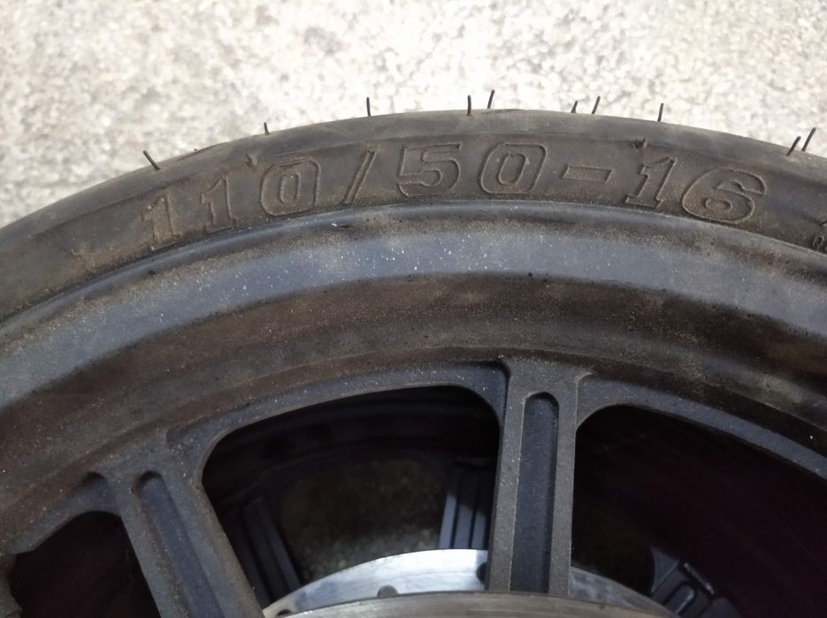 Genti cu cauciucuri moto față spate