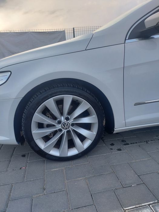 Vând Volkswagen Passat CC