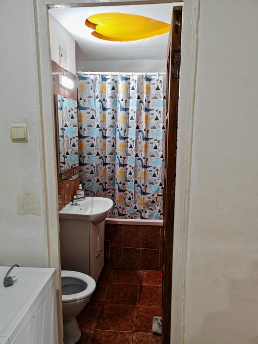Închiriez garsoniera