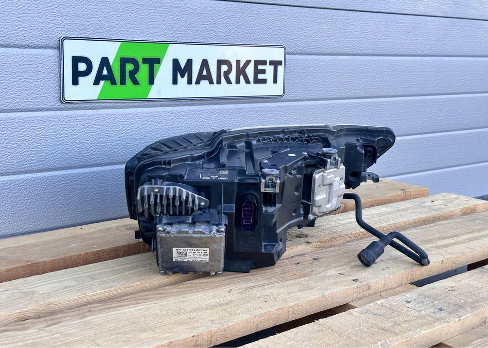 Ляв фар AUDI A8 D5 4N0941033B