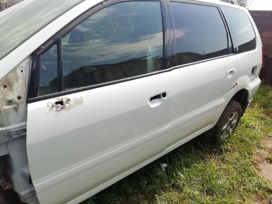 Мицубиси шариот грандис