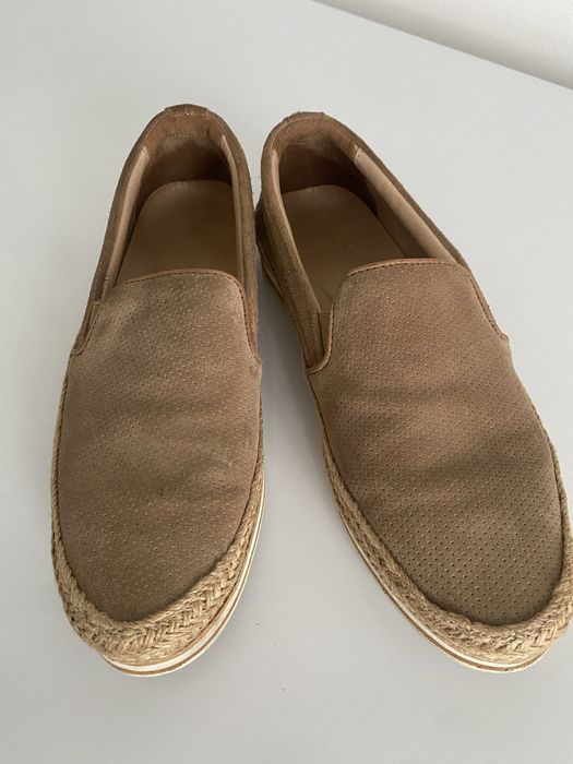 Mocasini din piele intoarsa si iuta