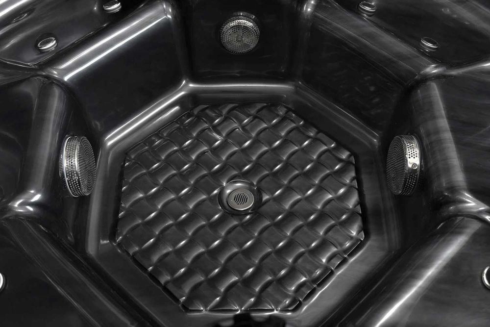 6-местно хидромасажно джакузи HT-01