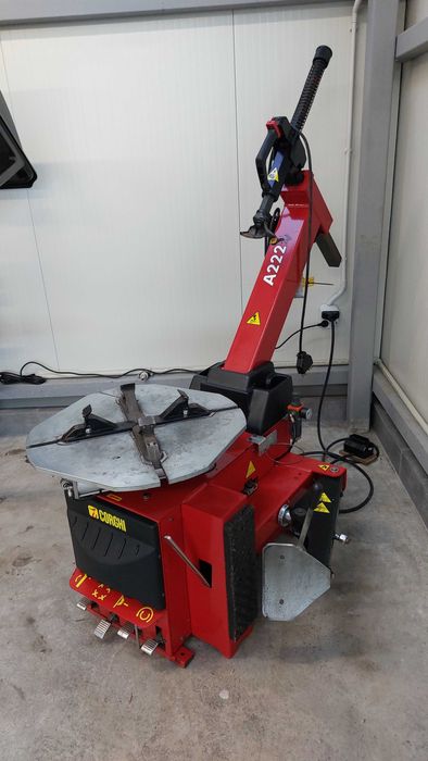 CORGHI - A222  Монтаж /Демонтаж машина за гуми на леки автомобили