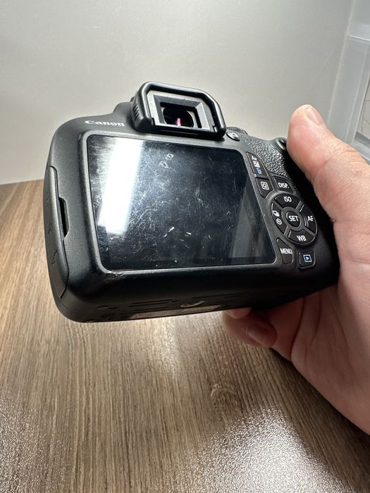 Canon EOS 1200D + EF-S 18-55mm – напълно работещ DSLR