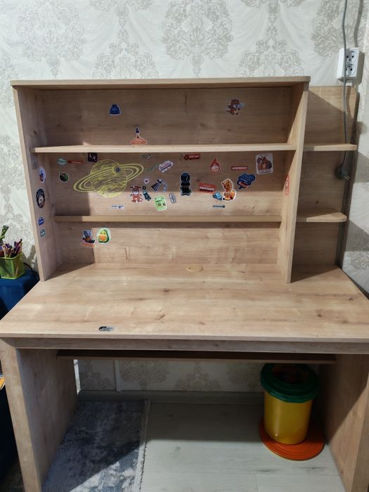 Стол рабочий школьный