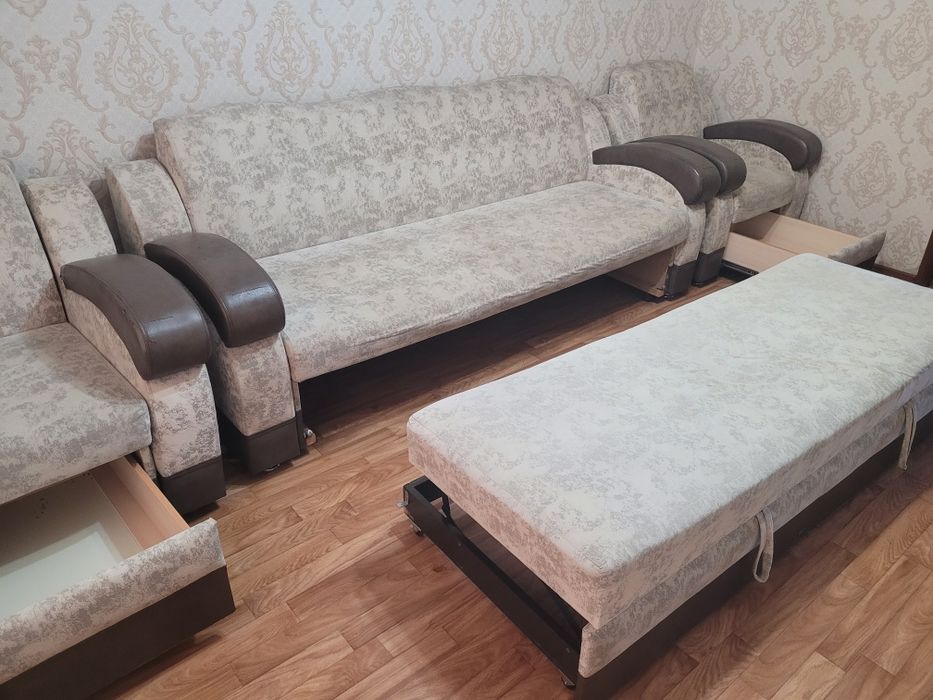 Диван с креслами