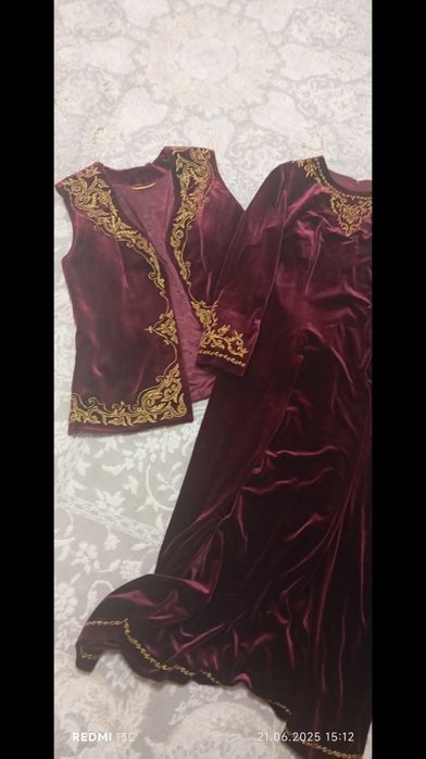 Национальный одежда кажекей и платье