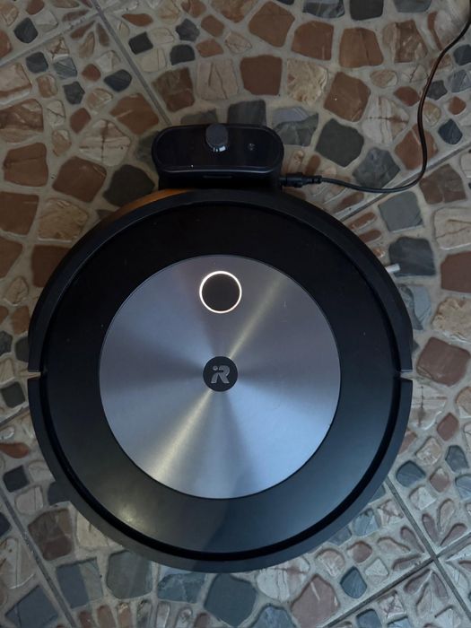 Aspirstor iRobot Roomba seria j7
