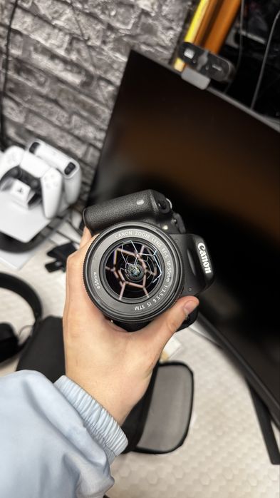 Aparat foto Canon Eos 700D