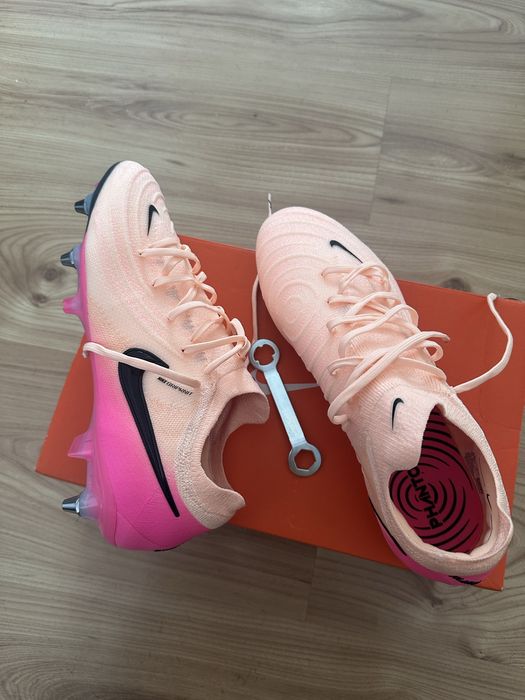 Vând ghete de fotbal PRO  mărimea 42 nike