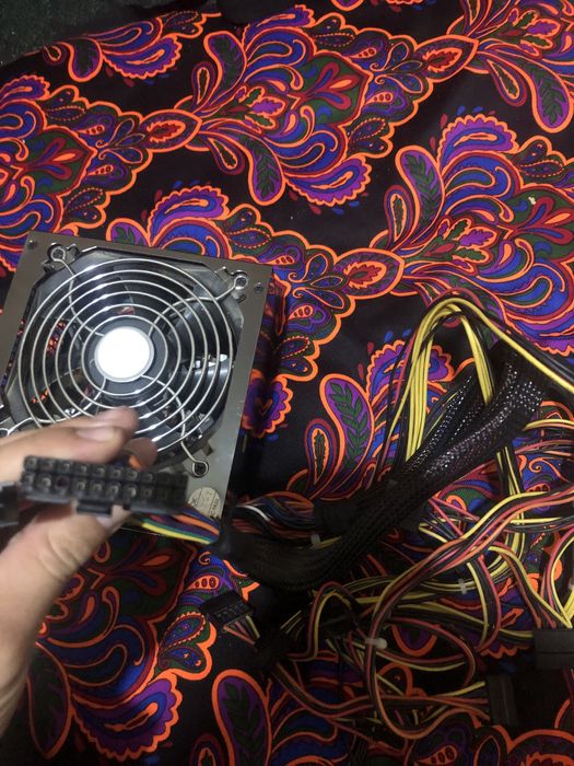 blok pitaniya HUNTKEY