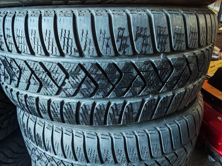225 50 17 зимни гуми 225/50R17