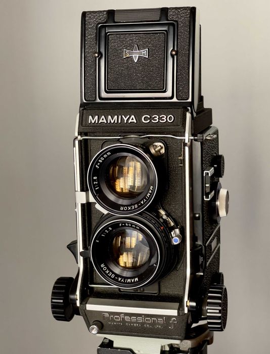 Mamiya C330 Professional F pe film 6x6cm , obiective: 80/2,8 180/4
