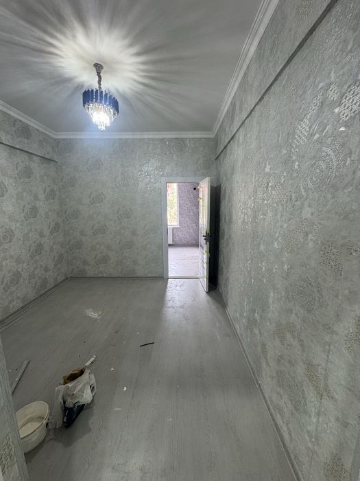 64 kv kvartira sotiladi 1 etajda joylashgan manzil turbaza