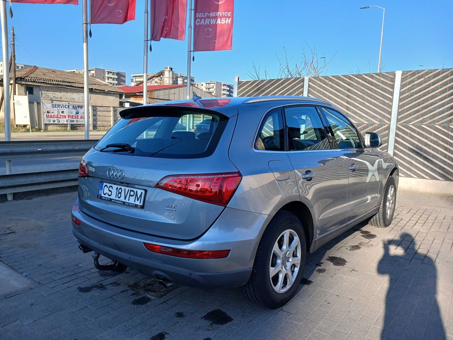 Vand sau schimb Audi Q5 4x4 automat cu o masina mai ieftina