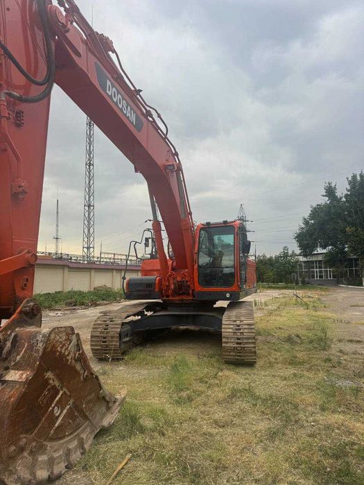 Экскватор Доосан 300  (Doosan DX300LCA) сотилади ёки арендага берилади