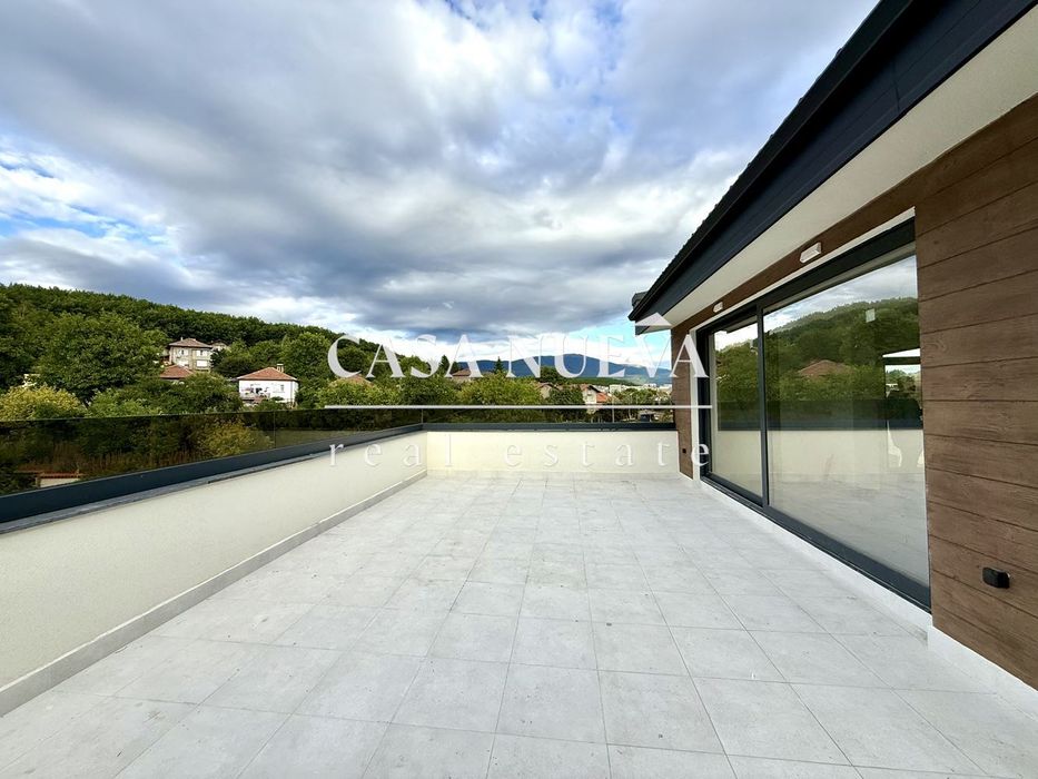 Къща в гр.Перник, кв.Изток