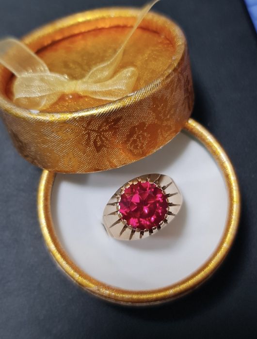 Золотое советское кольцо 583 пробы с рубином