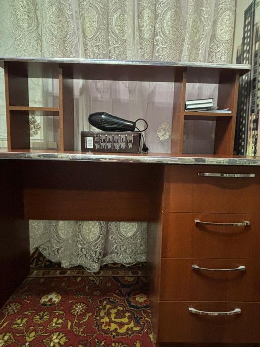 продам компьютерный стол
